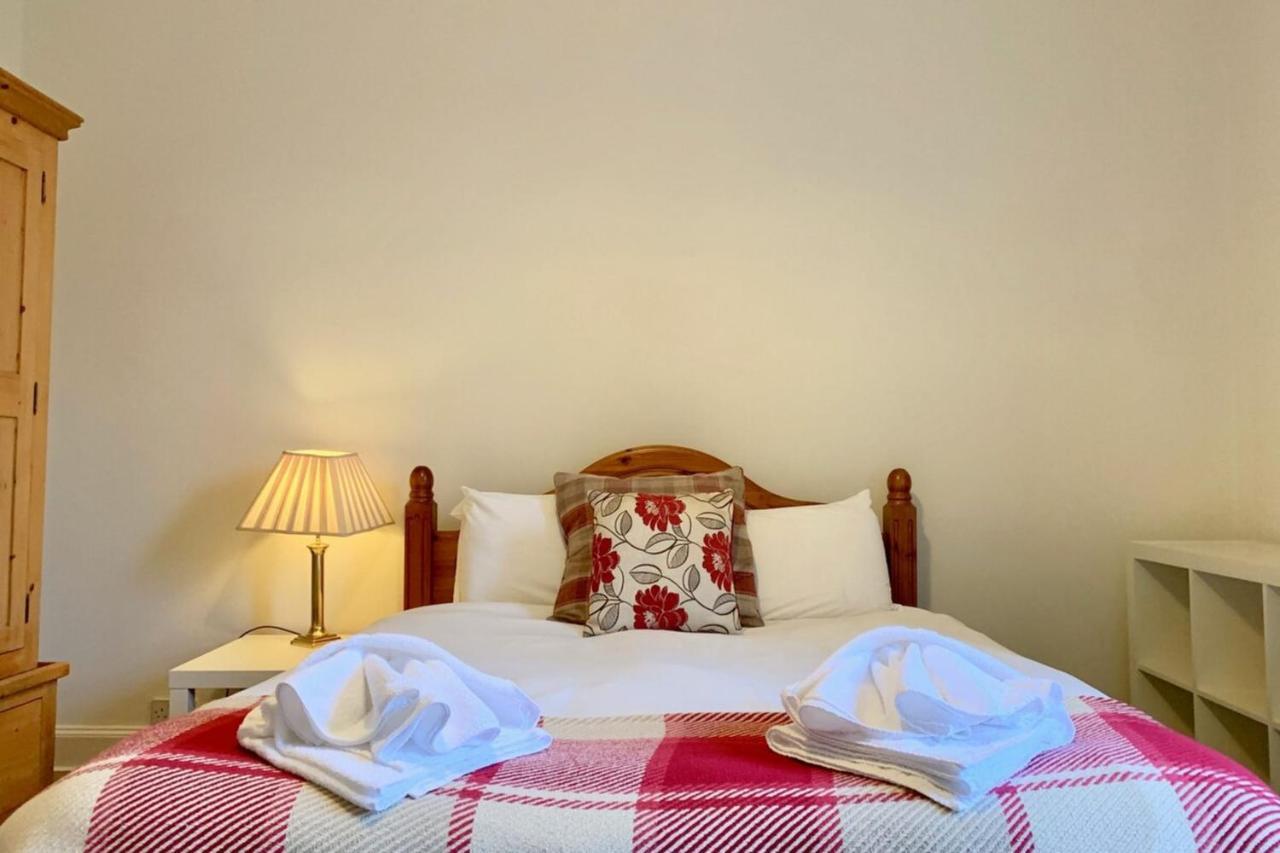 Spacious And Bright Polworth Flat 爱丁堡 外观 照片