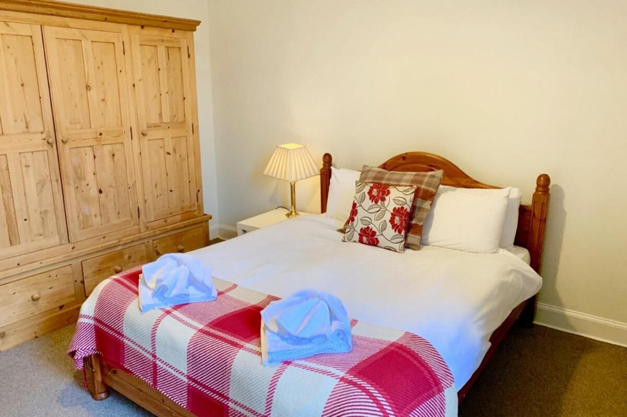 Spacious And Bright Polworth Flat 爱丁堡 外观 照片