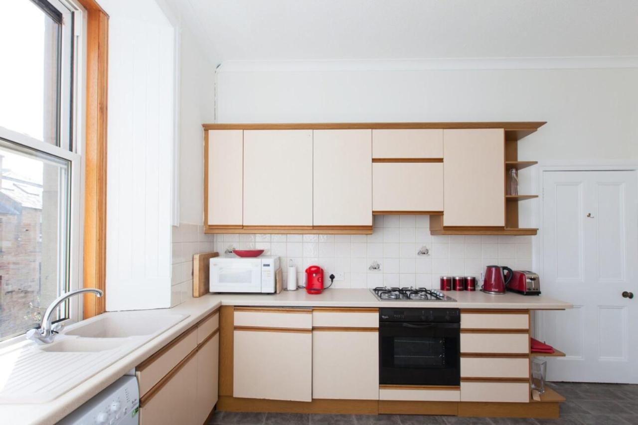 Spacious And Bright Polworth Flat 爱丁堡 外观 照片