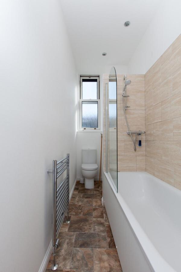 Spacious And Bright Polworth Flat 爱丁堡 外观 照片
