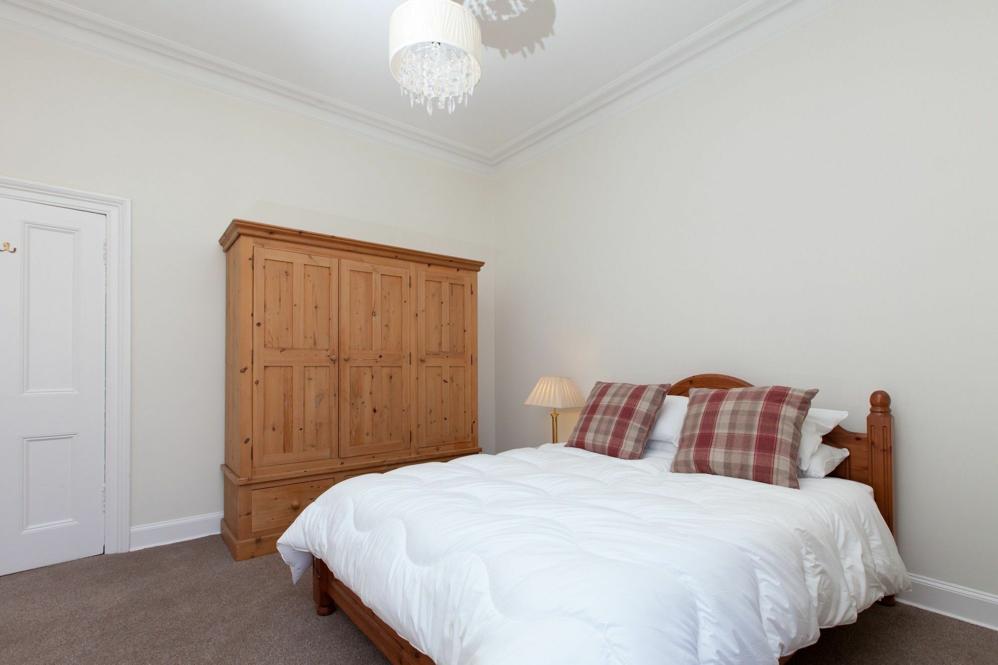 Spacious And Bright Polworth Flat 爱丁堡 外观 照片